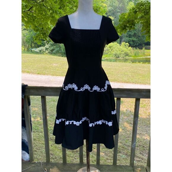 Miusol Women's Black White Embroidery Tiered A-line Dress Size Large - Picture 1 of 7